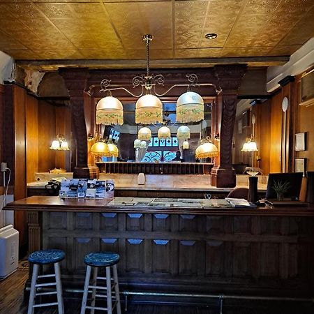 Van Gilder Hotel スワード エクステリア 写真