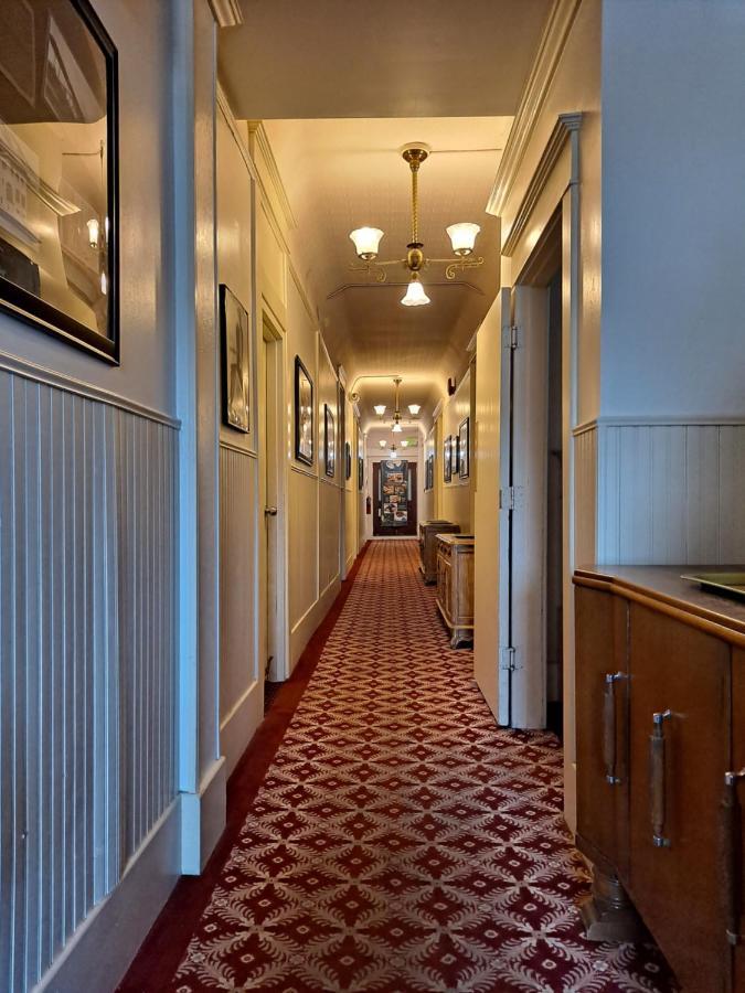 Van Gilder Hotel スワード エクステリア 写真