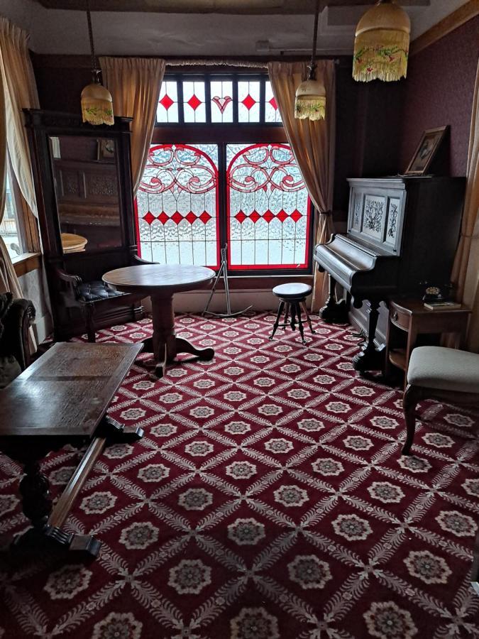 Van Gilder Hotel スワード エクステリア 写真
