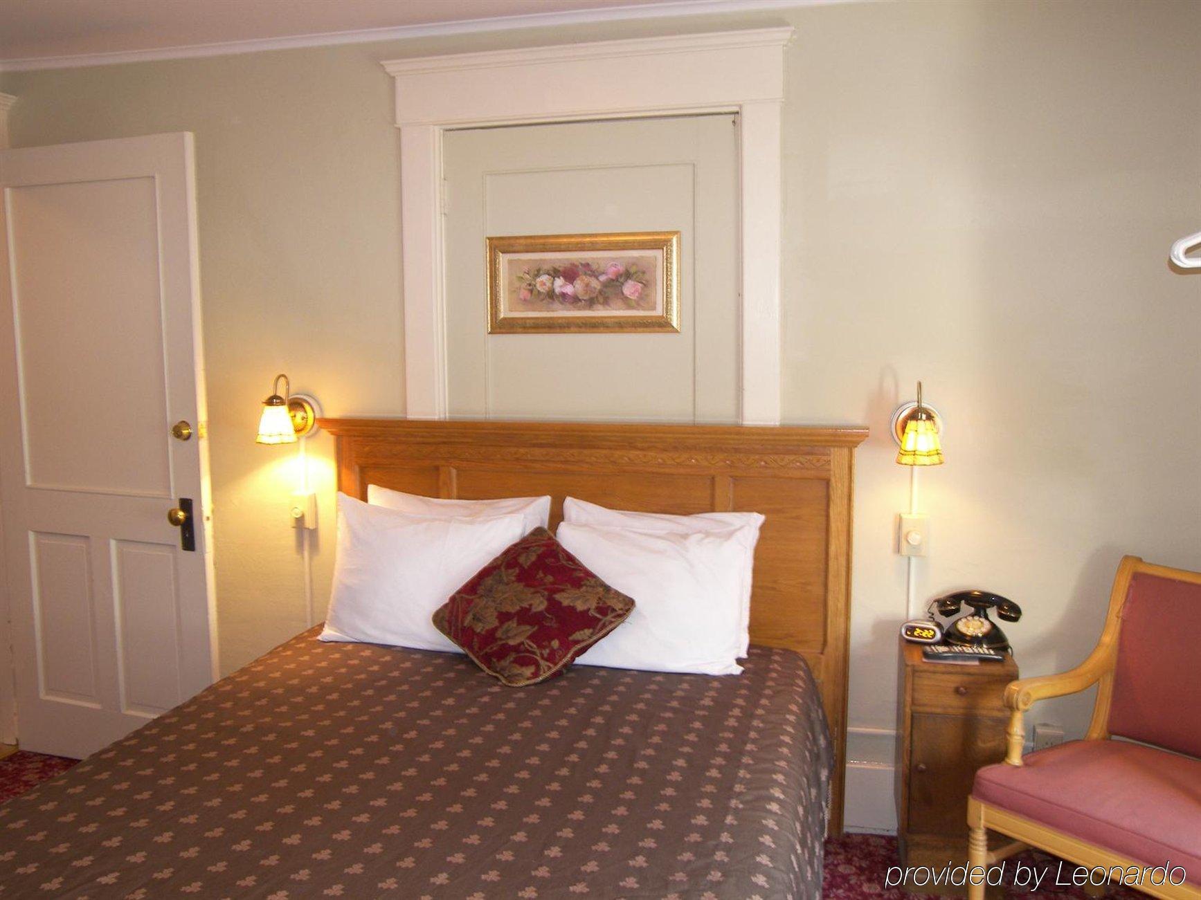 Van Gilder Hotel スワード エクステリア 写真