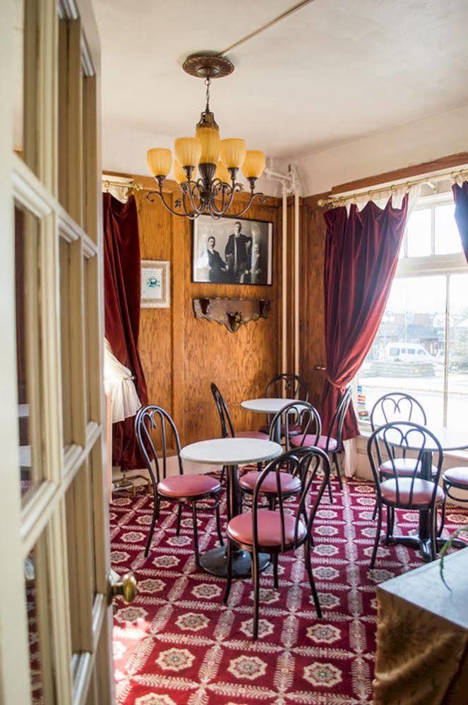 Van Gilder Hotel スワード エクステリア 写真