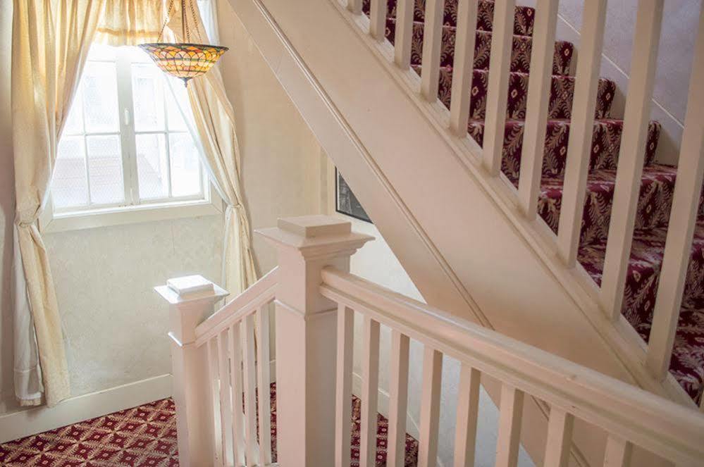 Van Gilder Hotel スワード エクステリア 写真
